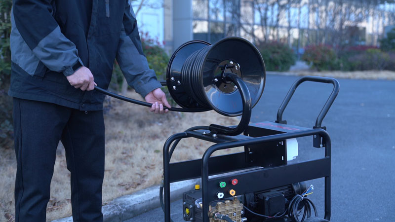 如何使用高壓清洗機(jī)清潔混凝土表面