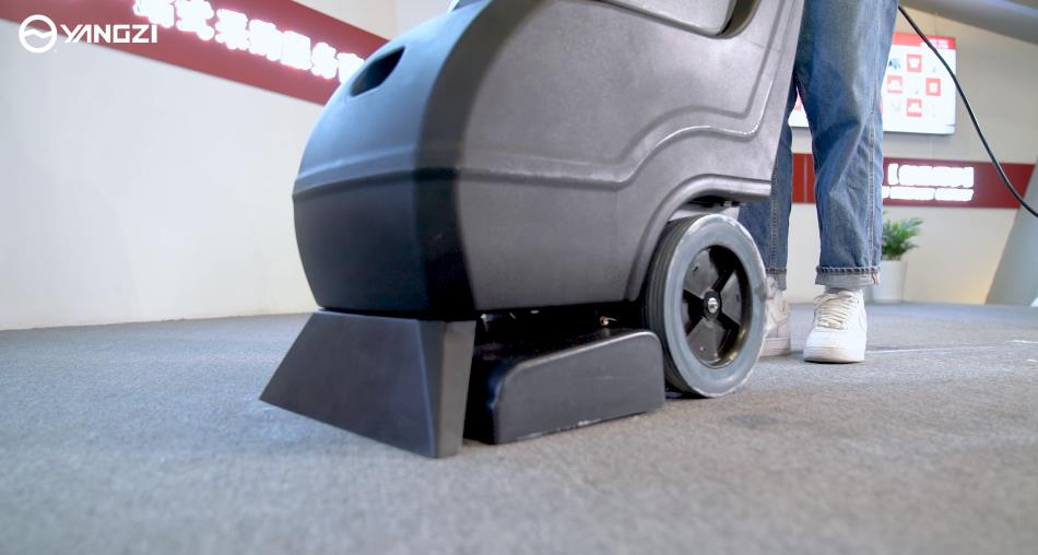 地毯清洗機(jī)器設(shè)備廠家